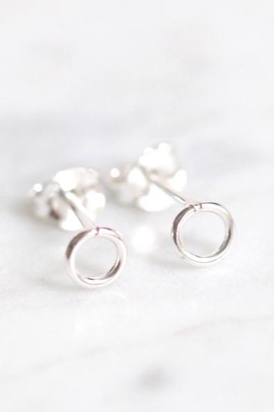 Tiny Open Circle Stud Earrings (Silver) Earrings Fawn and Rose 